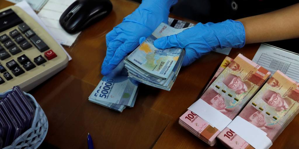 Penurunan rupiah Indonesia mengikat tangan bank sentral