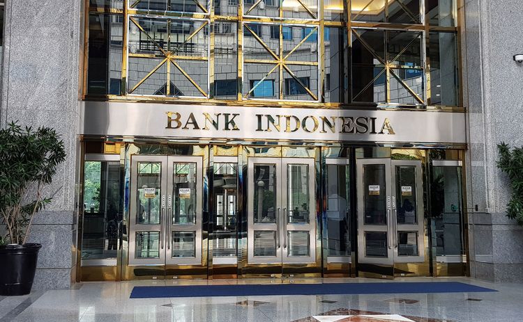 Bank Sentral Indonesia telah melihat suku bunga tetap stabil setelah rupee jatuh