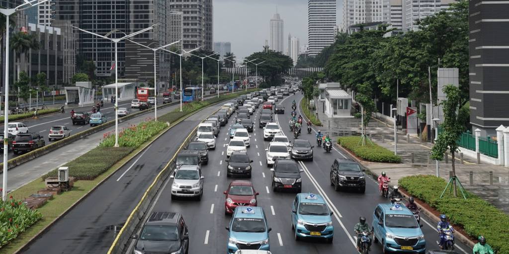 Indonesia sedang mempertimbangkan pajak karbon untuk mencoba mendanai pengeluaran untuk epidemi