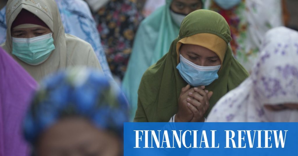 Perusahaan membayar untuk memvaksinasi jutaan pekerja di Indonesia
