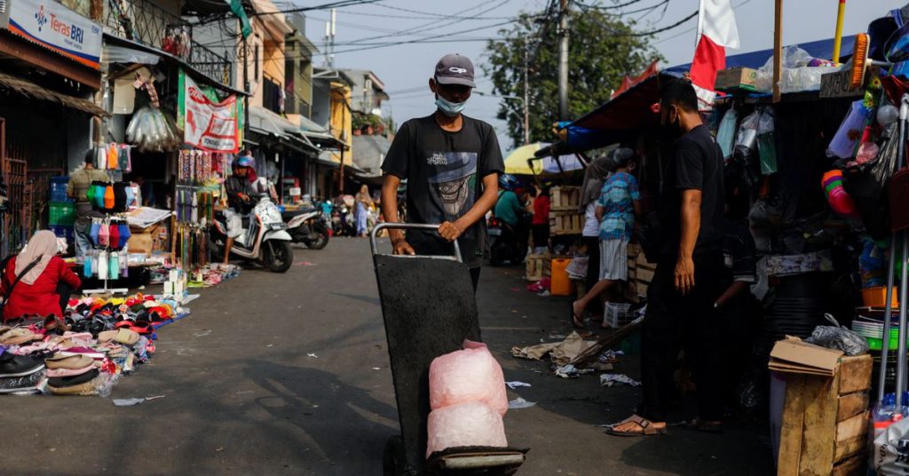 Indonesia, episentrum wabah virus corona di Asia, memperpanjang pembatasan selama seminggu