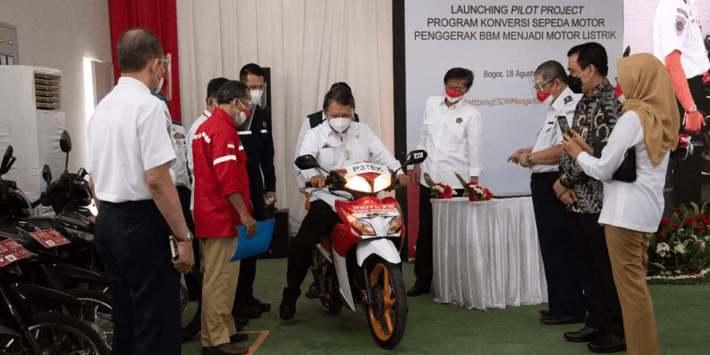 Indonesia luncurkan proyek elektrifikasi roda dua