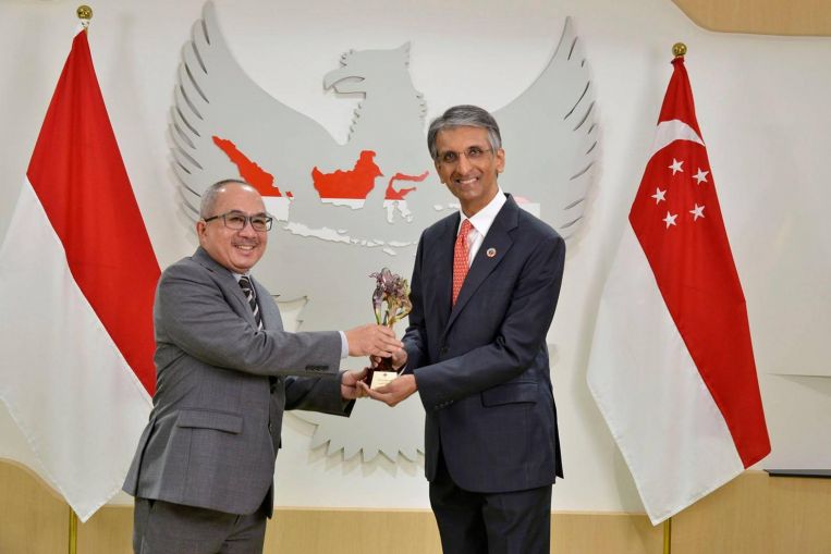 Temasek menerima penghargaan dari Indonesia atas usahanya dalam memperkuat hubungan S’pore-Indonesia, Singapore News dan Top News