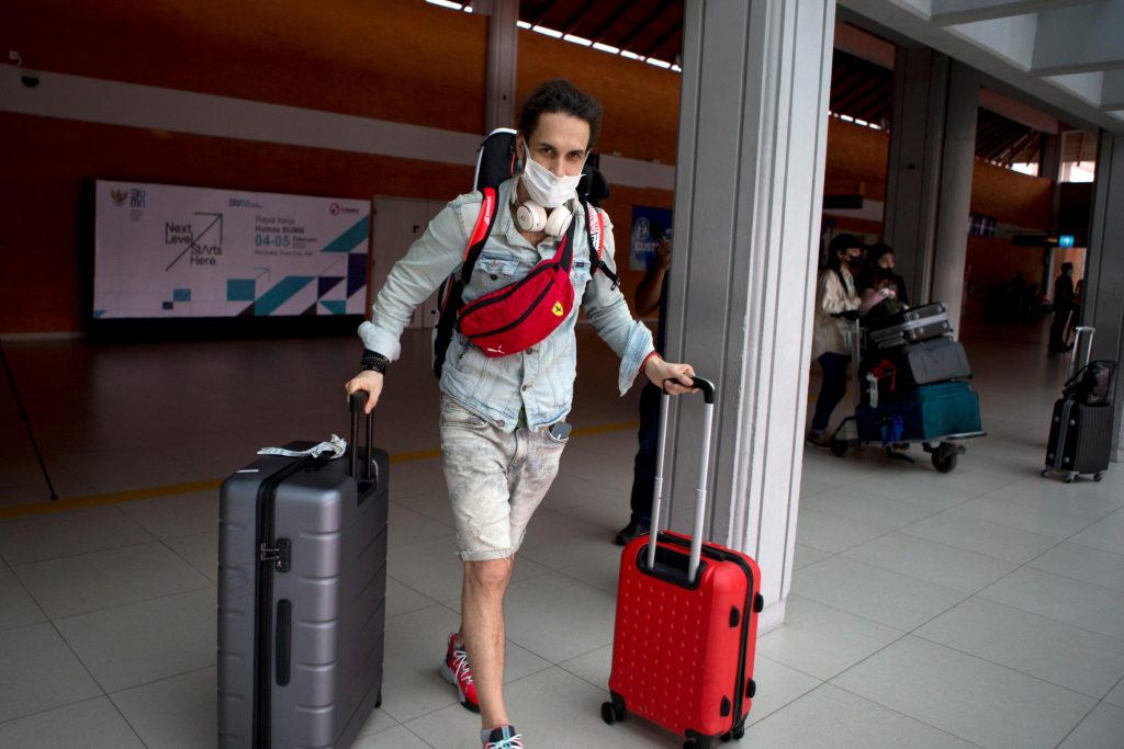 Penerbangan langsung dilanjutkan ke Bali karena pulau Indonesia melonggarkan pembatasan