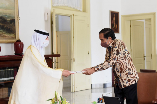 Kantor Berita Emirates - Mohamed bin Zayed mengundang Presiden Indonesia untuk mengunjungi UEA, di mana ia akan menyaksikan penandatanganan perjanjian kemitraan ekonomi yang komprehensif