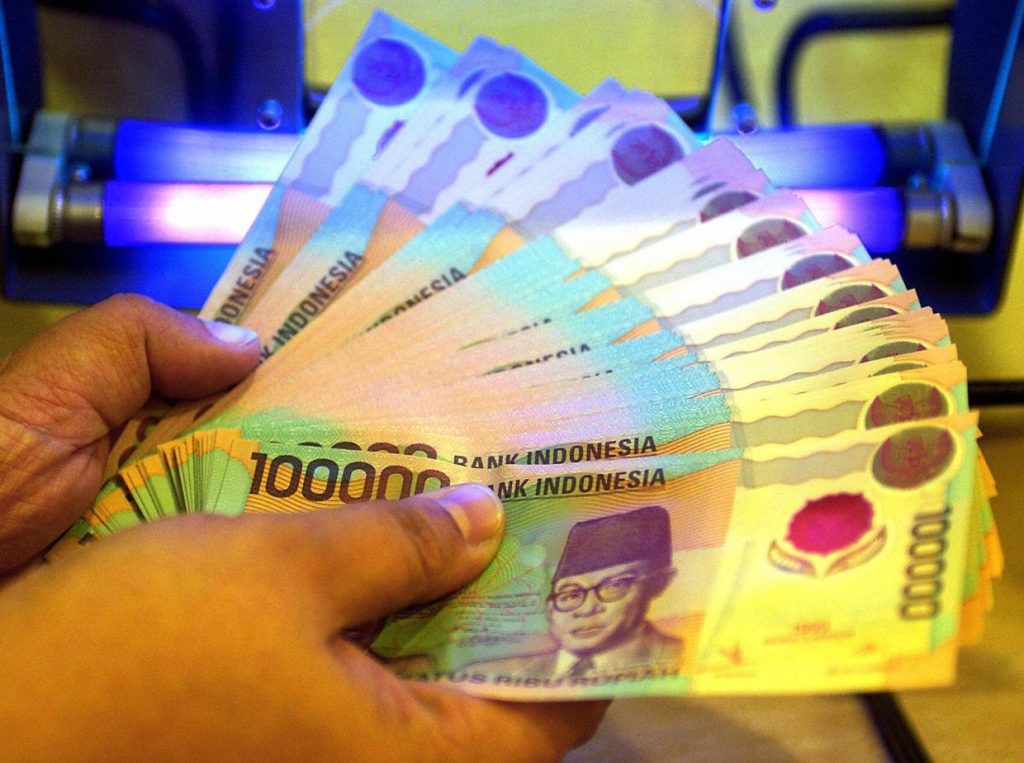 Pasar Berkembang: Rupiah Indonesia mencapai level terendah dua tahun karena mata uang Asia bersiap untuk kerugian mingguan karena kesengsaraan ekonomi