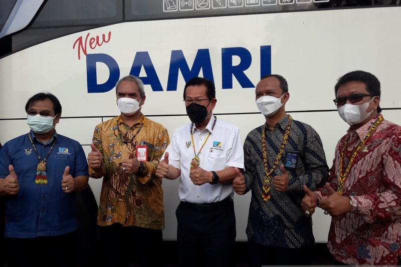 Layanan bus lintas batas antara Indonesia dan Messia untuk mendorong pemulihan ekonomi