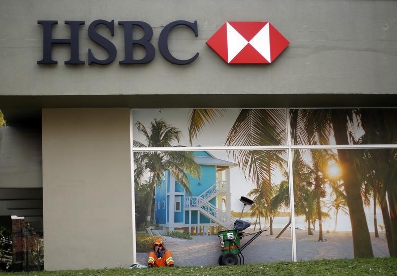 HSBC memulai pembicaraan informal dengan investor mengenai penawaran umum perdana bisnis di Indonesia