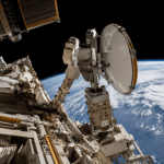 Astronaut NASA dan ESA Rampungkan Spacewalk untuk Memasang Antena Baru